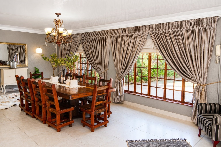 5 Bedroom Property for Sale in Wilkoppies North West